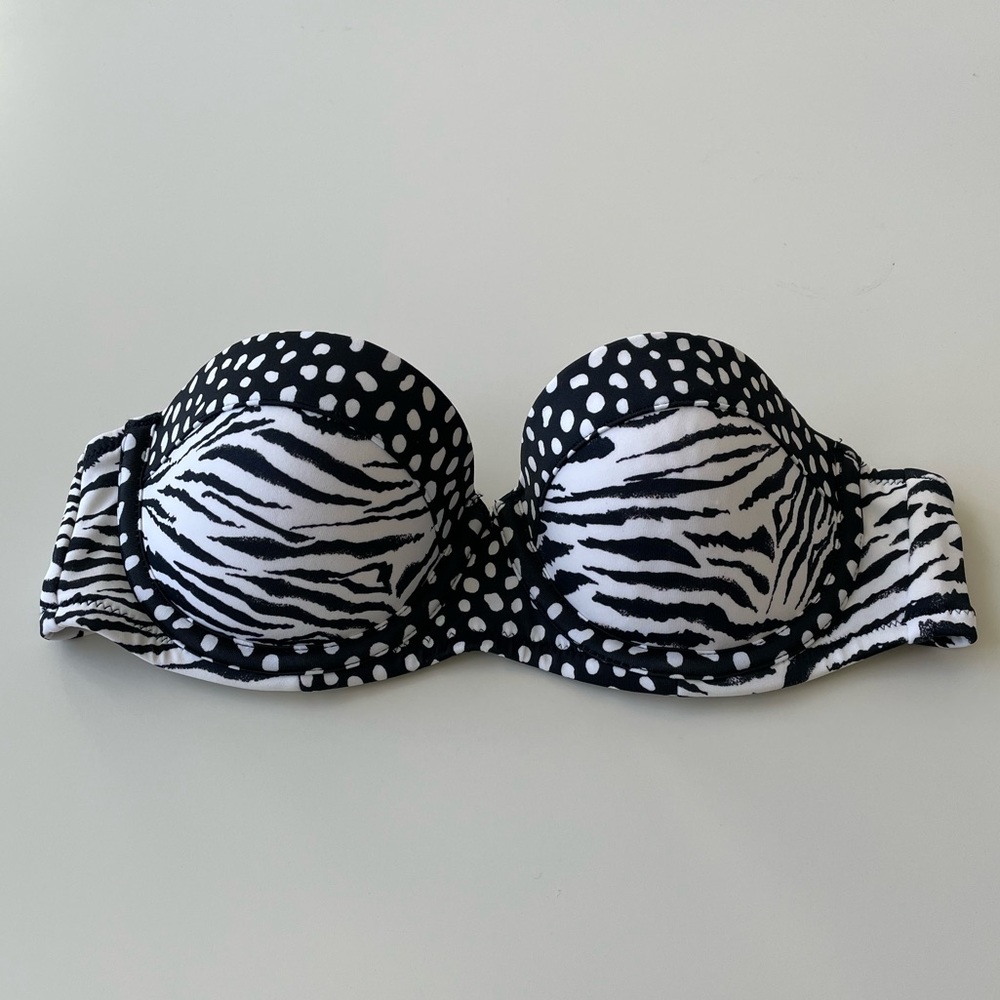 Victoria’s Secret Bandeau Bikini Top with Removable Straps - Size: 32B